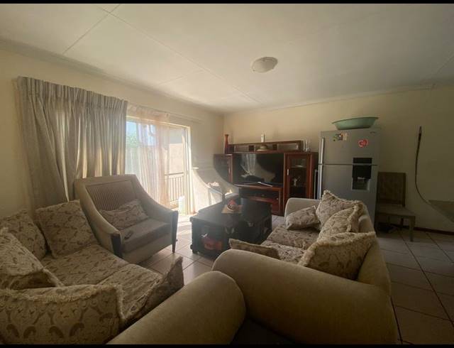 2 BEDROOM APARTMENT FOR SALE IN WILLOWBROOK